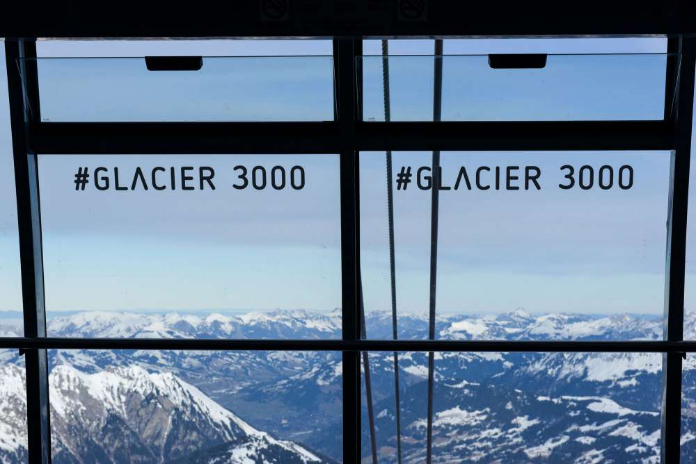 aerial-cableway-to-Glacier-3000